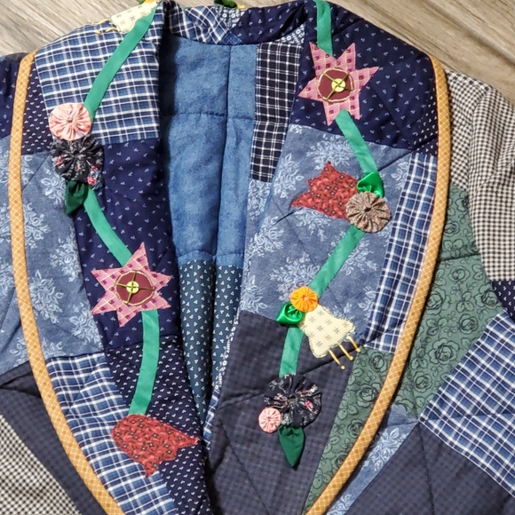 Ladie's Quilt Jacket Handmade Multicolor Floral Theme - Picture 2 of 10